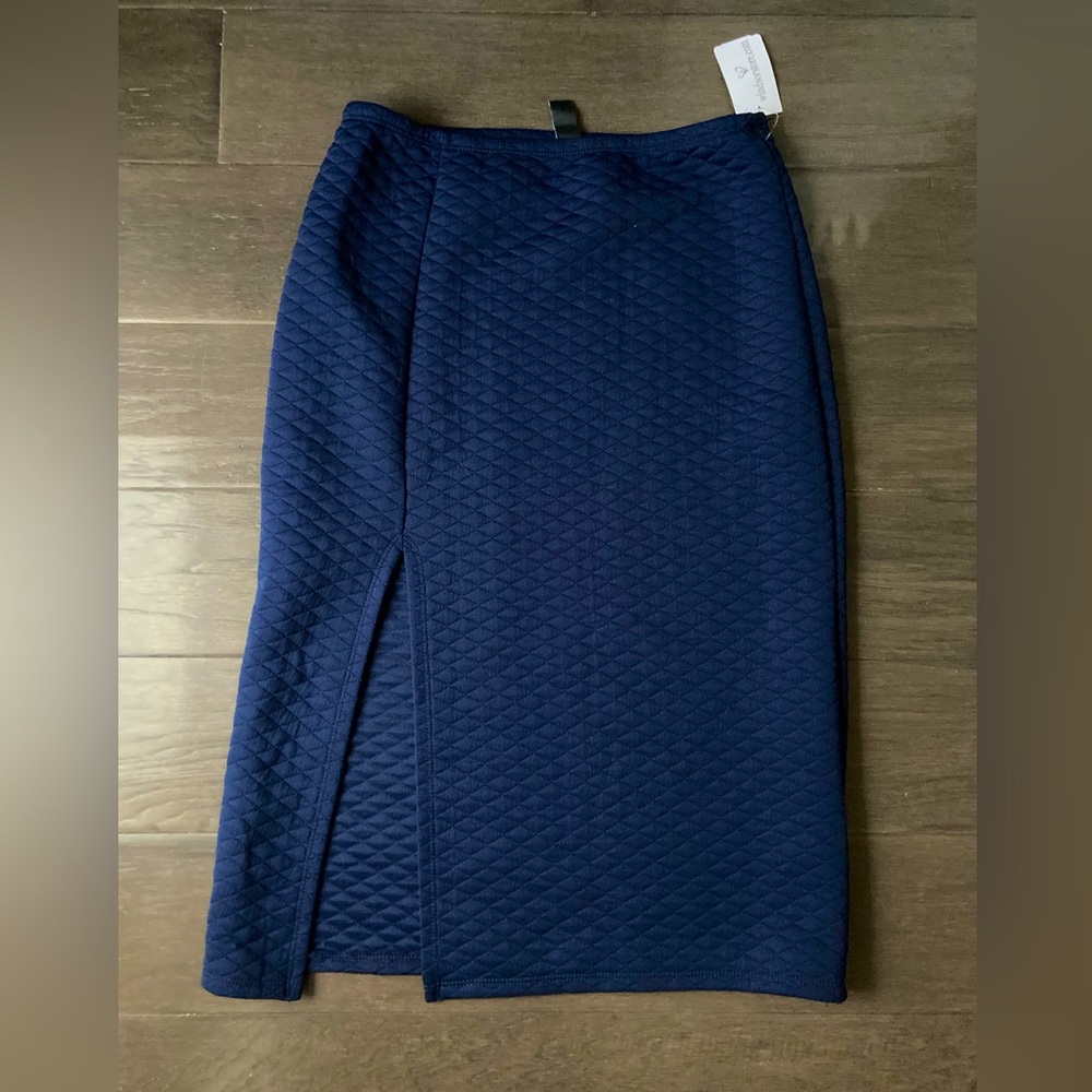 Quilted side slit pencil skirt